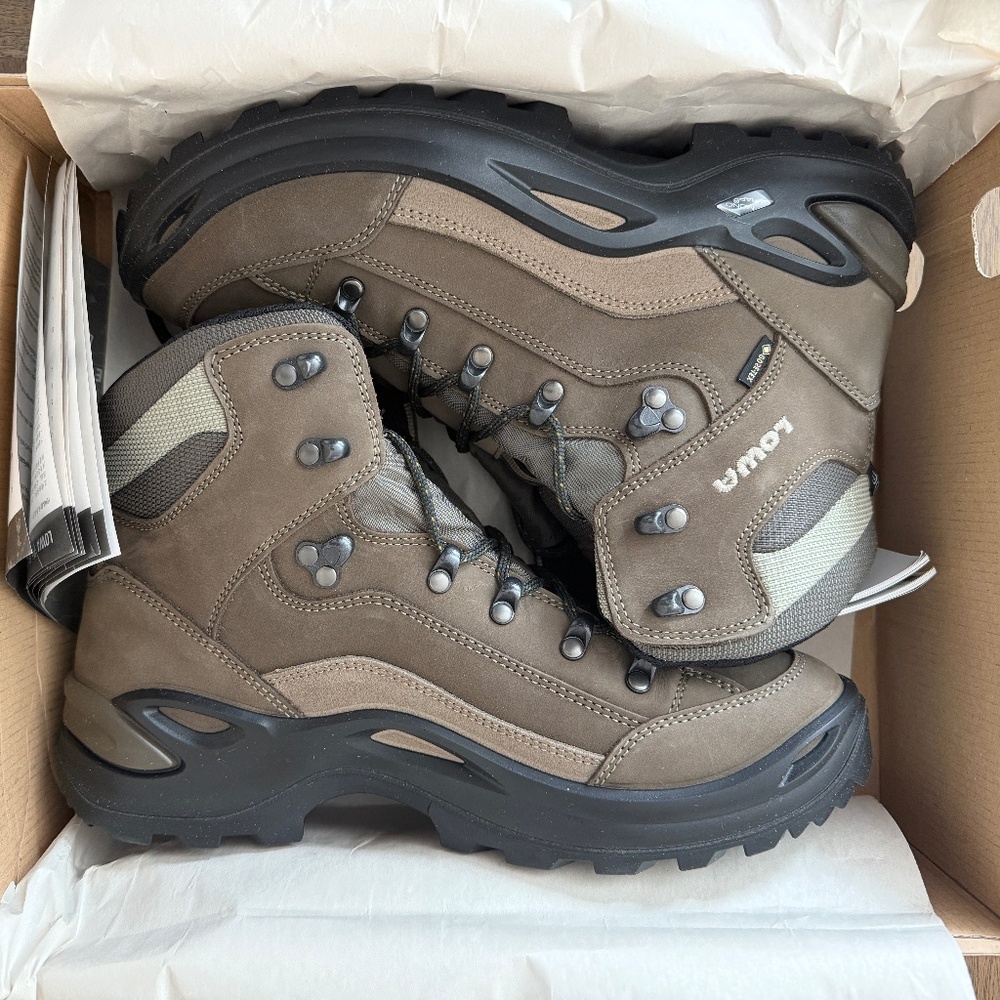 NEW Lowa Renegade GTX Mid Boot - Women's 10.5
